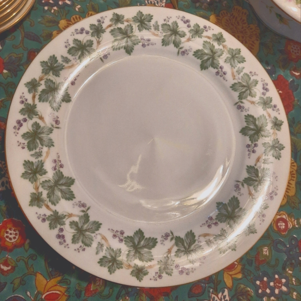 Noritake Dinner set of 4 plates
